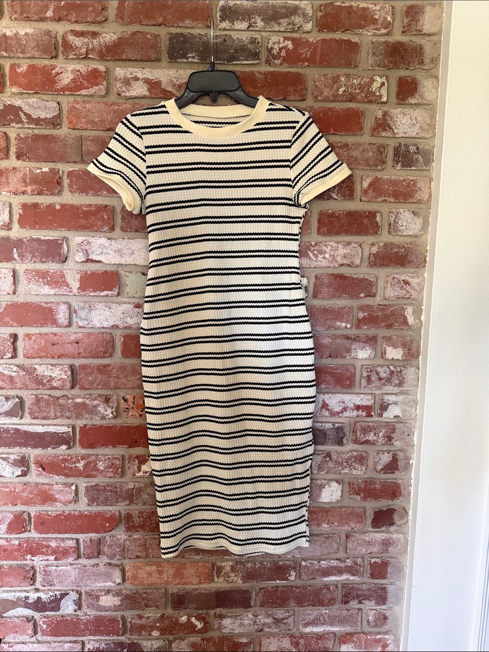 Striped Knit Short-Sleeve Midi Dress - Black & Cream